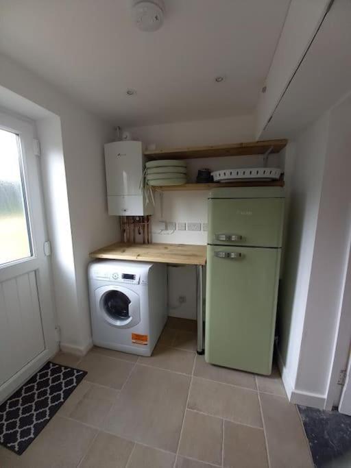 Cosy 2 Bed Cottage Between Snowdonia And The Sea Llandegai ภายนอก รูปภาพ