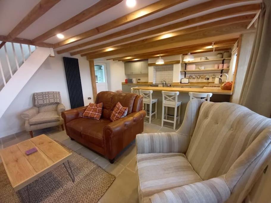 Cosy 2 Bed Cottage Between Snowdonia And The Sea Llandegai ภายนอก รูปภาพ