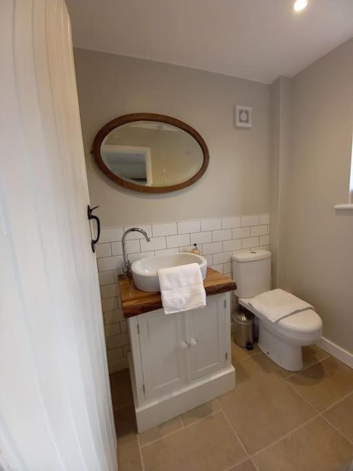 Cosy 2 Bed Cottage Between Snowdonia And The Sea Llandegai ภายนอก รูปภาพ