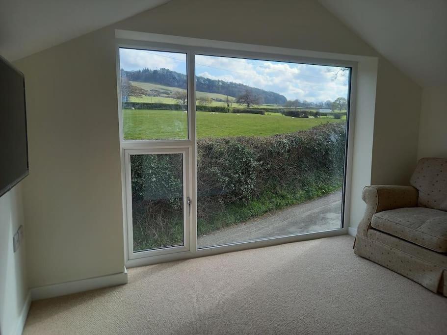 Cosy 2 Bed Cottage Between Snowdonia And The Sea Llandegai ภายนอก รูปภาพ
