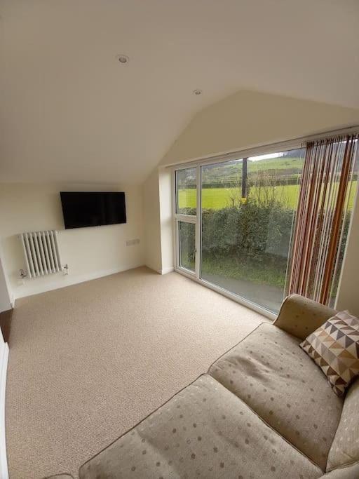 Cosy 2 Bed Cottage Between Snowdonia And The Sea Llandegai ภายนอก รูปภาพ
