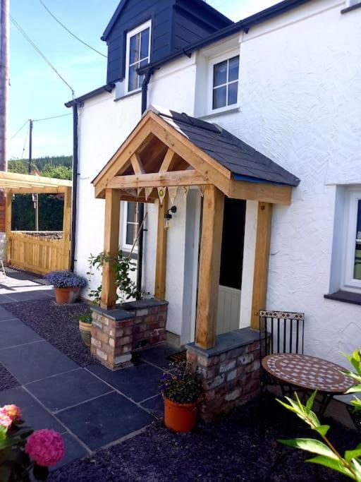 Cosy 2 Bed Cottage Between Snowdonia And The Sea Llandegai ภายนอก รูปภาพ