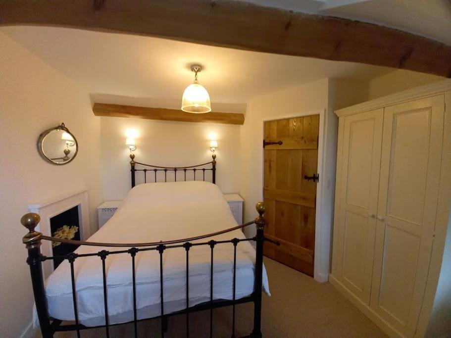 Cosy 2 Bed Cottage Between Snowdonia And The Sea Llandegai ภายนอก รูปภาพ