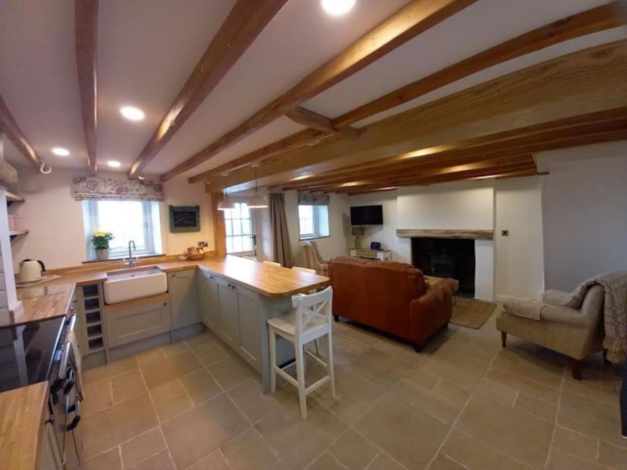 Cosy 2 Bed Cottage Between Snowdonia And The Sea Llandegai ภายนอก รูปภาพ